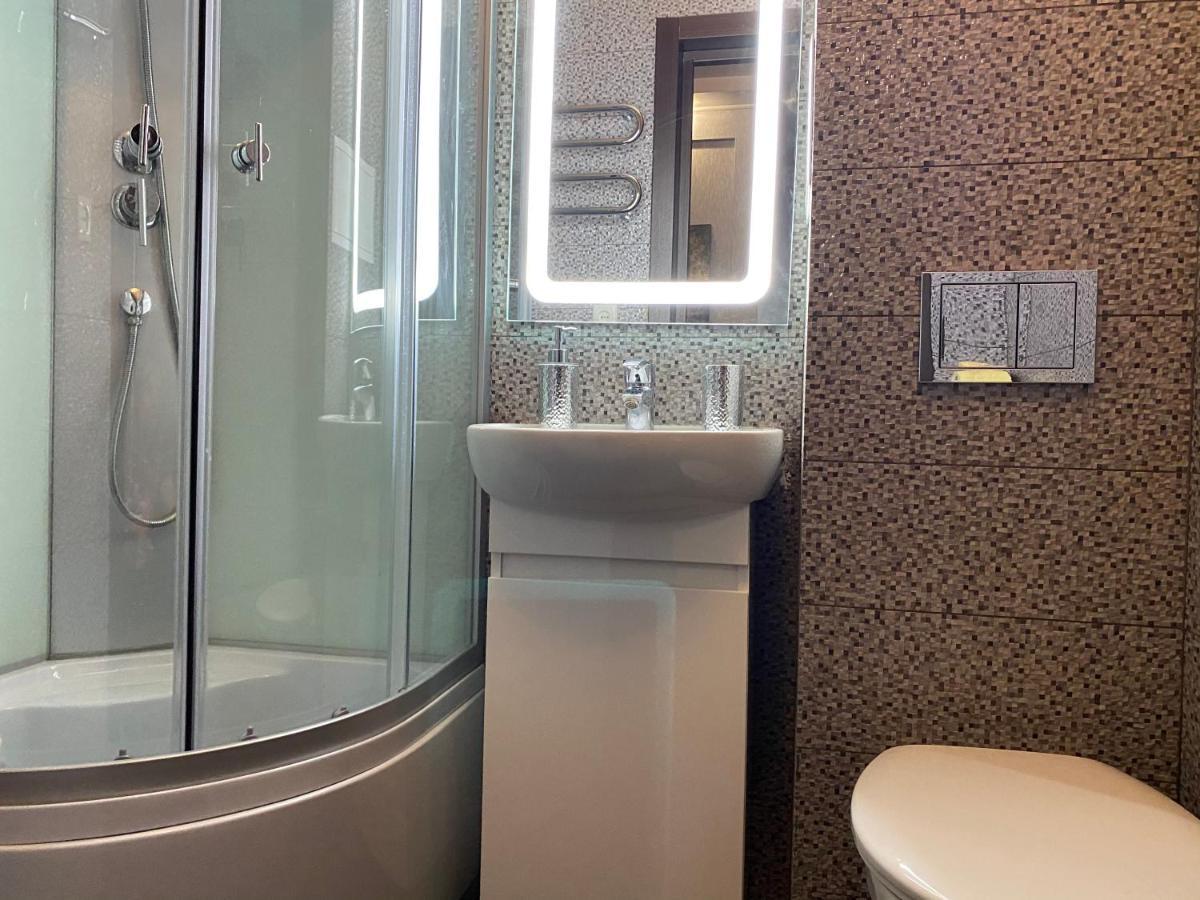 Modern Luxury Studio In The Center Of Kharkiv At Konstitutsii Square Dış mekan fotoğraf