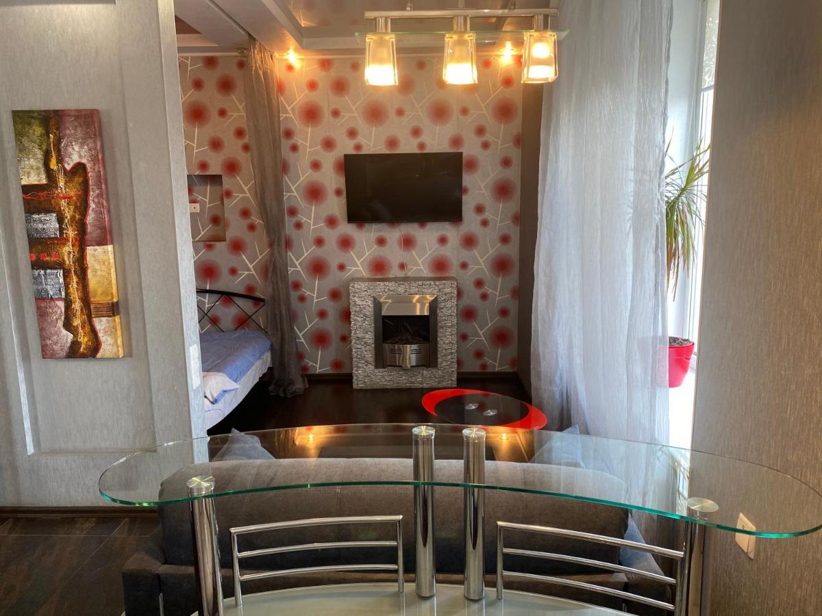 Modern Luxury Studio In The Center Of Kharkiv At Konstitutsii Square Dış mekan fotoğraf