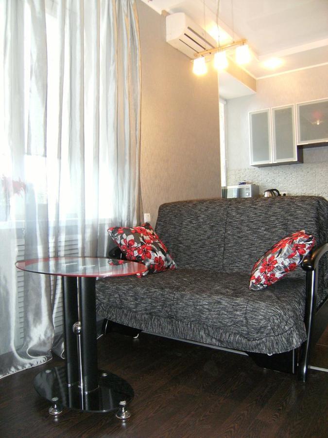 Modern Luxury Studio In The Center Of Kharkiv At Konstitutsii Square Dış mekan fotoğraf