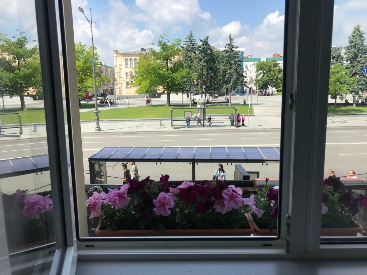 Modern Luxury Studio In The Center Of Kharkiv At Konstitutsii Square Dış mekan fotoğraf