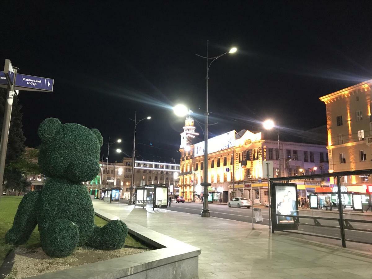 Modern Luxury Studio In The Center Of Kharkiv At Konstitutsii Square Dış mekan fotoğraf